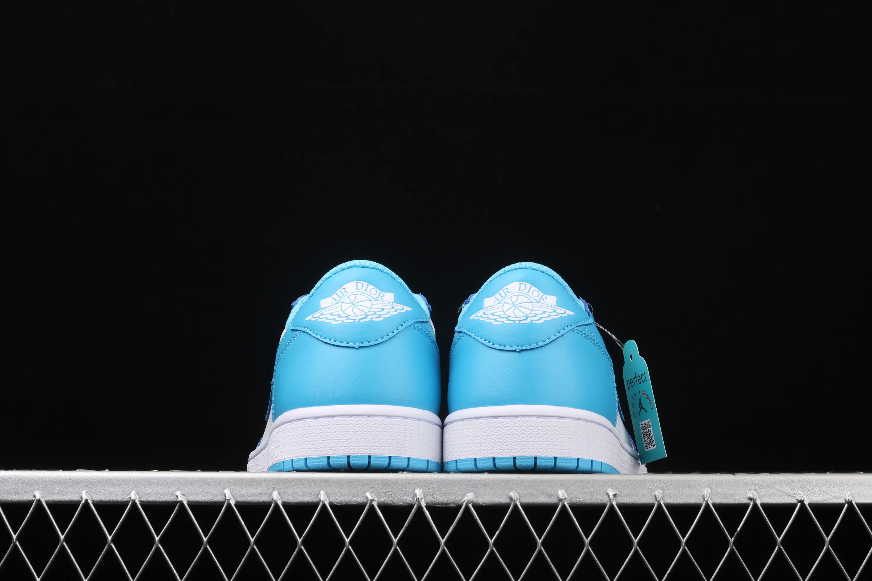 All Categories Air Jordan Jordan Series Basketball Shoes Air Jordan 1 Low Air Jordan 1 Low x SB AJ1 Joe 1 North Carolina Blue First Layer Cultural Leisure Sports Shoes CJ7891-401